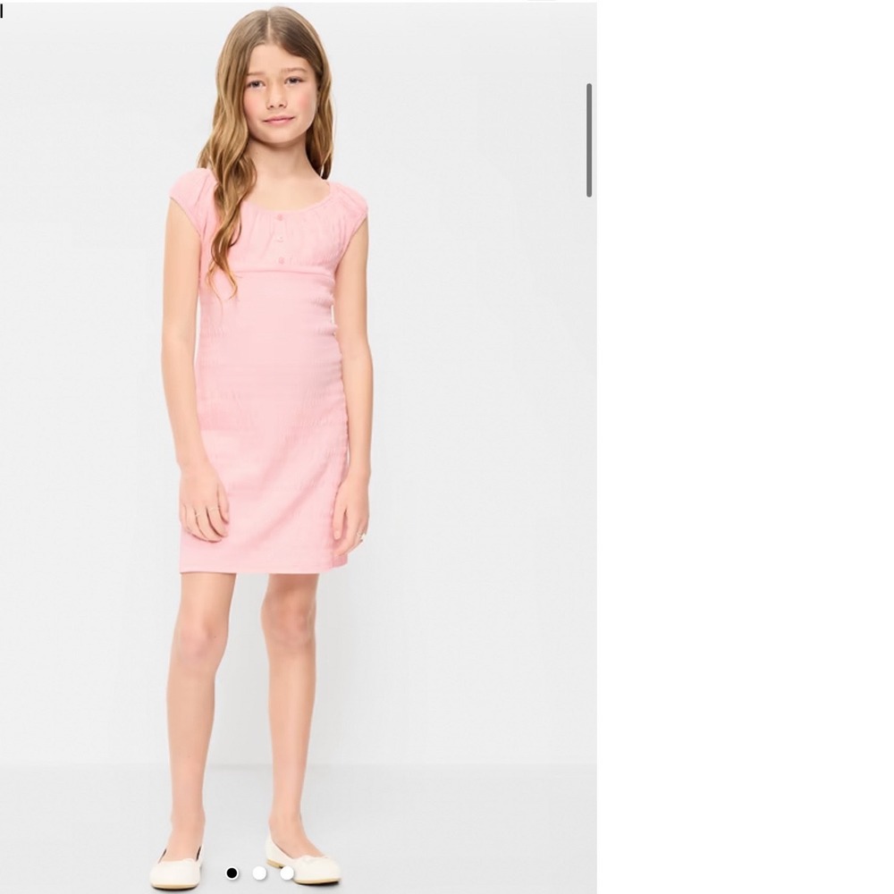 Old Navy Girls Pink Textured Smocked Cap Sleeve Dress Size S 6-7 NWT